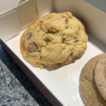 Crumbl - Upland - Chocolate chip cookie super good! Week of December 22,2021 - Bakeries Near Me - Upland, California Crumbl - Upland - Chocolate chip cookie super good! Week of December 22,2021 - Bakeries Near Me - Upland, California