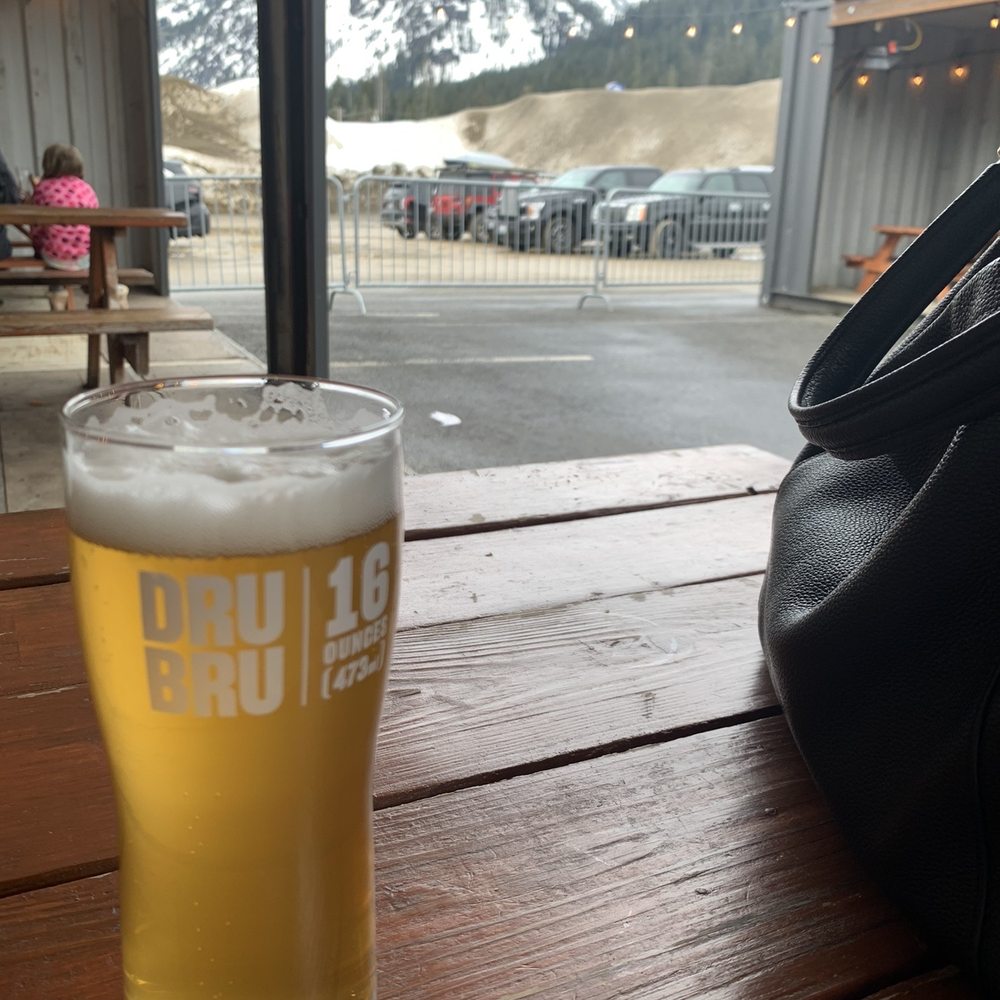 Dru Bru - Snoqualmie Pass - Enjoying the view - Breweries Near Me - Snoqualmie Pass, Washington