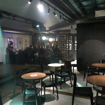 No.5 - Wnętrze pubu no.5 - Pubs Near Me - Sopot, PM