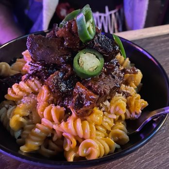 ECR Pub - bbq mac & cheese - Sports Bars Near Me - Belmont, California ECR Pub - bbq mac & cheese - Sports Bars Near Me - Belmont, California