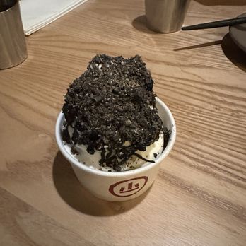 San Ho Won - Soft serve sundae black sesame - Korean Near Me - San Francisco, California San Ho Won - Soft serve sundae black sesame - Korean Near Me - San Francisco, California