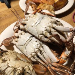 Seafood Palace Buffet - Steamed crabs