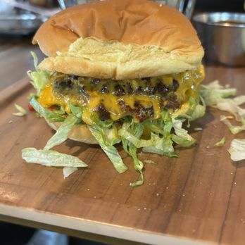 Finney's Crafthouse - Stevenson Ranch - Smashburger - New American Near Me - Stevenson Ranch, California