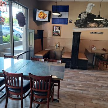 El Boritracho - Inside restaurant - Salvadoran Near Me - Citrus Heights, California