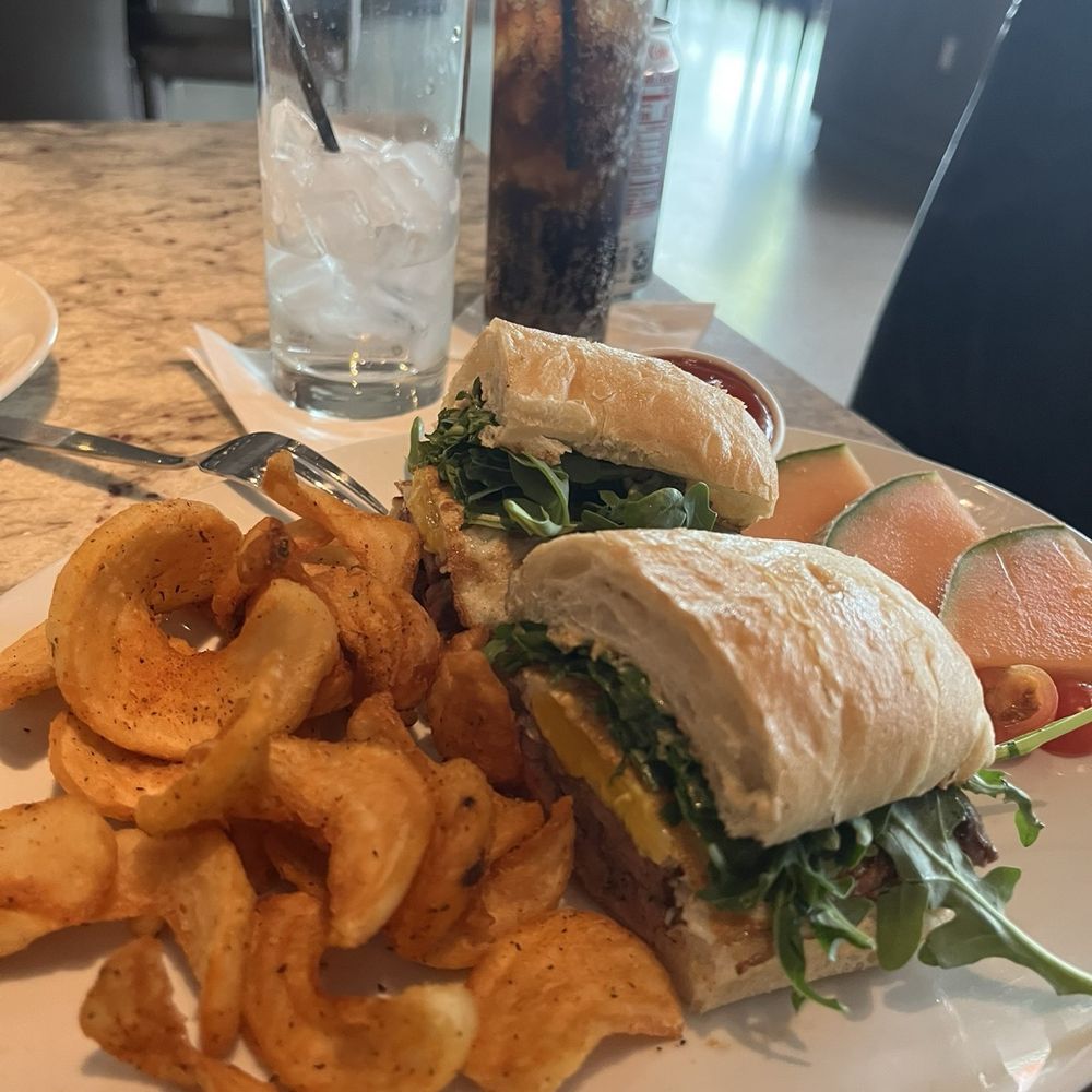 Hanny's - Lounges Near Me - Phoenix, Arizona