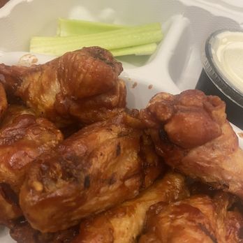 Spoke & Wheel Tavern - American Grill & Bar - Chipotle wings. These were pretty good. - Burgers Near Me - Sedona, Arizona