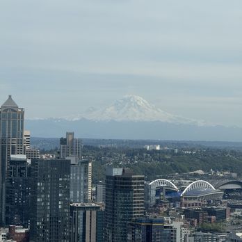 Space Needle - Landmarks & Historical Buildings Near Me - Seattle, Washington