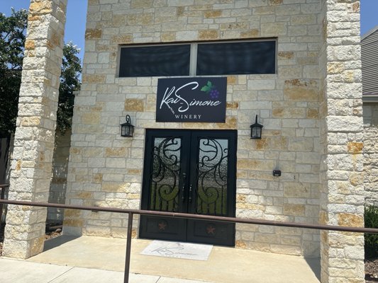 Kai-Simone Winery (must be 18 to visit) by null