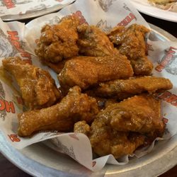Hooters - 10 hot breaded wings