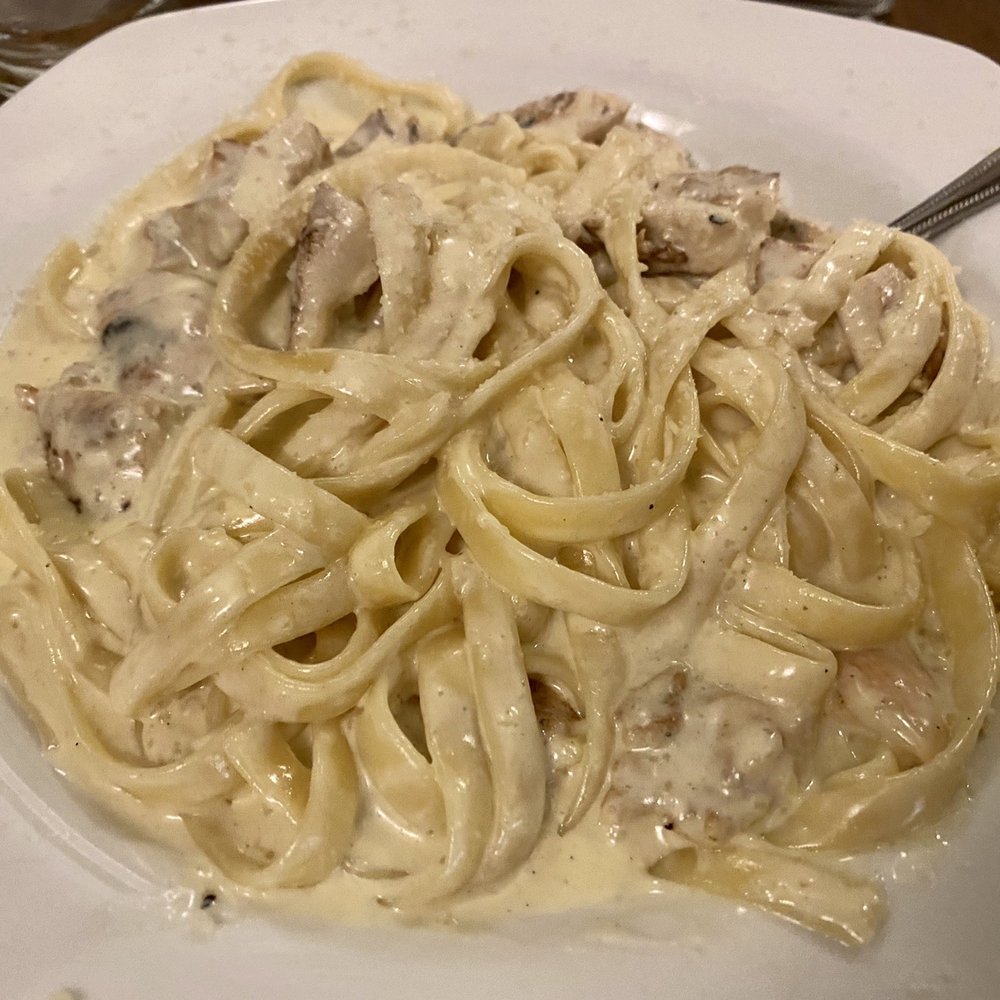 Matthews Diner - Fettuccini Alfredo with chicken - Diners Near Me - Waldwick, New Jersey Matthews Diner - Fettuccini Alfredo with chicken - Diners Near Me - Waldwick, New Jersey