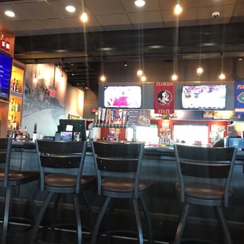 Applebee's Grill + Bar - Applebee's Bar - Sports Bars Near Me - West Palm Beach, Florida