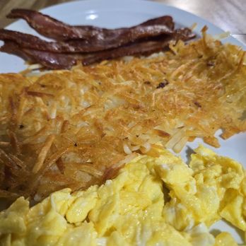 Log Cabin Diner - Pancake breakfast - American Near Me - Klamath, California Log Cabin Diner - Pancake breakfast - American Near Me - Klamath, California