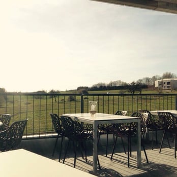 Bernhards - Blick von der Terrasse über Wiesen und Felder - German Near Me - Montabaur, RP