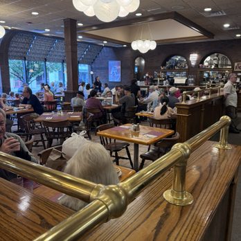 Red Rose - Main dining room - Pizza Near Me - Springfield, Massachusetts