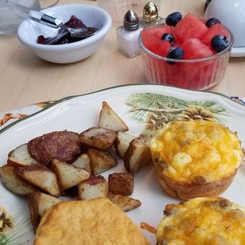 Horton Creek Inn B&B - Bed & Breakfast Near Me - Charlevoix, Michigan Horton Creek Inn B&B - Bed & Breakfast Near Me - Charlevoix, Michigan