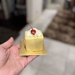 P&P Desserts and Coffee - Pina Colada Dessert