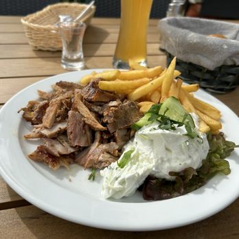 Hellas - 28.04.24 Lecker Senioren Gyros. - Greek Near Me - Hamburg, HH
