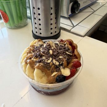Roots & Rye - Acai Bowls Near Me - Los Angeles, California