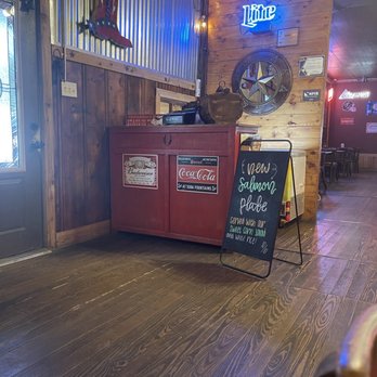 Lone Star Cafe - Entrance - Seafood Near Me - El Campo, Texas Lone Star Cafe - Entrance - Seafood Near Me - El Campo, Texas