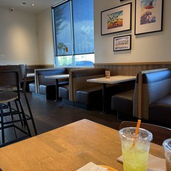 Habit Burger & Grill - Dinning area - Burgers Near Me - Phoenix, Arizona Habit Burger & Grill - Dinning area - Burgers Near Me - Phoenix, Arizona