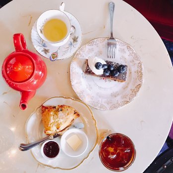 Cardinal - Afternoon tea time - Tea Rooms Near Me - Montreal, Quebec Cardinal - Afternoon tea time - Tea Rooms Near Me - Montreal, Quebec