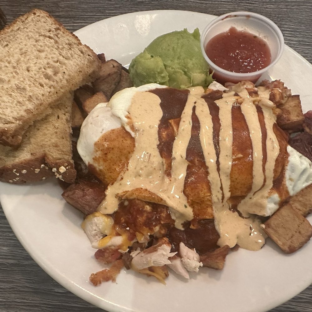 Berry Fresh Cafe - Chicken Bacon Avocado Hash - Breakfast & Brunch Near Me - Jupiter, Florida