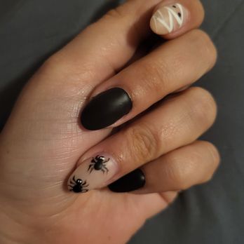 Han Nails - Spooky nails by Han - Nail Salons Near Me - Carmichael, California