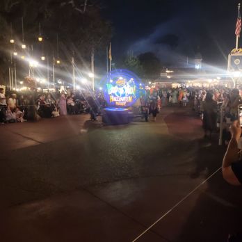 Boo To You Parade - Amusement Parks Near Me - Orlando, Florida Boo To You Parade - Amusement Parks Near Me - Orlando, Florida
