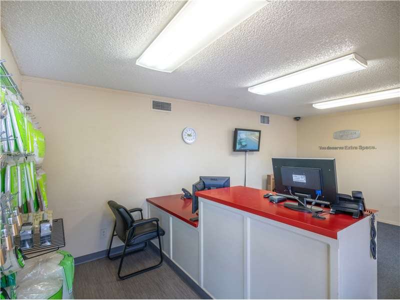 EXTRA SPACE STORAGE Updated September 2024 22 Photos & 15 Reviews 17108 Main St, Hesperia