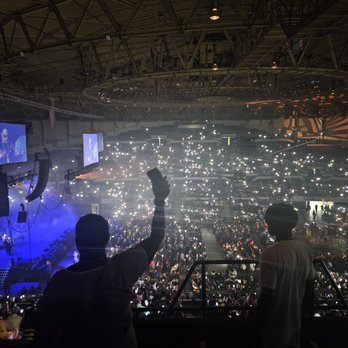 Hampton Coliseum - Turn your lights on - Music Venues Near Me - Hampton, Virginia Hampton Coliseum - Turn your lights on - Music Venues Near Me - Hampton, Virginia