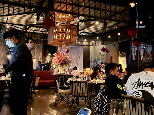 Mott 32 by null