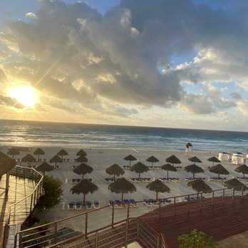 Sunset Royal Beach Resort - Resorts Near Me - Cancún, ROO Sunset Royal Beach Resort - Resorts Near Me - Cancún, ROO