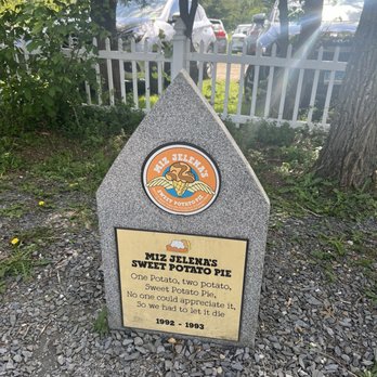 Ben & Jerry's - Ice Cream & Frozen Yogurt Near Me - Jeffersonville, Vermont