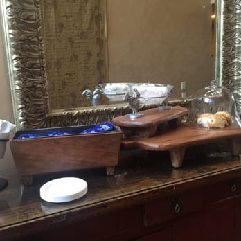 Chalet View Lodge - Breakfast table - Venues & Event Spaces Near Me - Graeagle, California