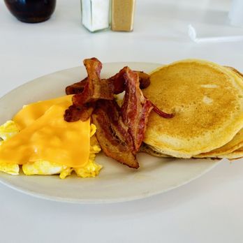 Royal Castle - 2 Eggs scrambled with cheese, Pancakes and Bacon - Burgers Near Me - Miami, Florida Royal Castle - 2 Eggs scrambled with cheese, Pancakes and Bacon - Burgers Near Me - Miami, Florida