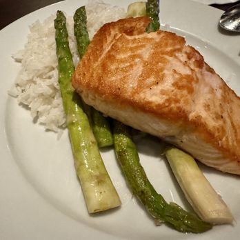 Joe’s on Newbury - American Near Me - Boston, Massachusetts