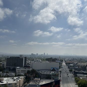 Cameo Beverly Hills Residences - View of Downtown LA from room 915 - Hotels Near Me - Los Angeles, California Cameo Beverly Hills Residences - View of Downtown LA from room 915 - Hotels Near Me - Los Angeles, California