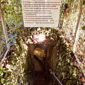 Devil's Den Prehistoric Spring - Entrance to the Den! Amazing place to see - Scuba Diving Near Me - Williston, Florida Devil's Den Prehistoric Spring - Entrance to the Den! Amazing place to see - Scuba Diving Near Me - Williston, Florida