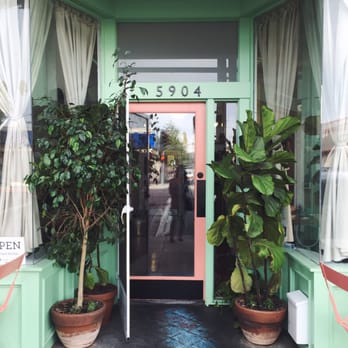 Kitchen Mouse Cafe - the front of kitchen mouse! - Vegan Near Me - Los Angeles, California Kitchen Mouse Cafe - the front of kitchen mouse! - Vegan Near Me - Los Angeles, California