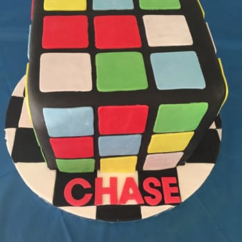 Dolce Vista Cakes - Rubik's cube cake - Custom Cakes Near Me Dolce Vista Cakes - Rubik's cube cake - Custom Cakes Near Me