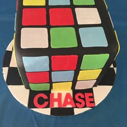 Dolce Vista Cakes - Rubik's cube cake