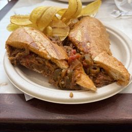 Ropa Vieja Sandwich (Cuban-Style Stewed Beef) Ropa Vieja Sandwich (Cuban-Style Stewed Beef)