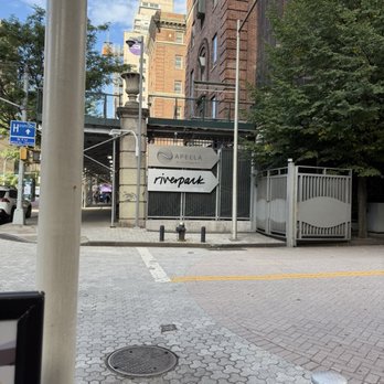 Riverpark - Signs you'll see on First Avenue at East 29th Street - New American Near Me - New York, New York