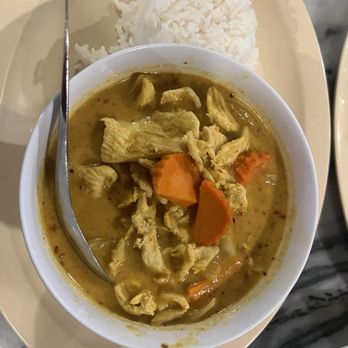 Sonora Thai Cuisine - Yellow Curry - Thai Near Me - Sonora, California Sonora Thai Cuisine - Yellow Curry - Thai Near Me - Sonora, California