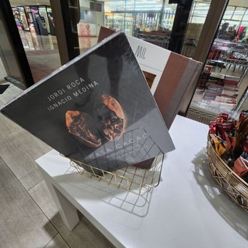 Helena Chocolatier Store - Chocolatiers & Shops Near Me - Miami, Florida