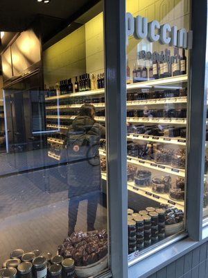 Puccini Bomboni by null