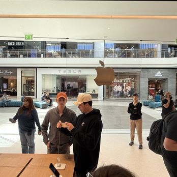 Apple Del Amo - Electronics Near Me - Torrance, California