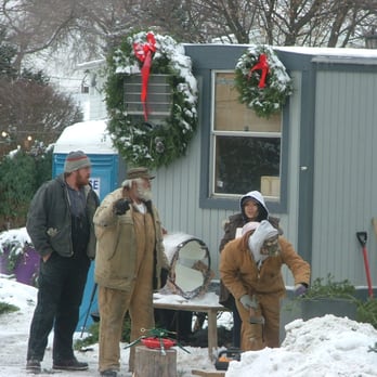 Poor Bob's Tree Land - Christmas Trees Near Me - Evanston, Illinois