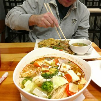 Wat da Pho - V6 vegan soup & the garlic chicken noodles - Vietnamese Near Me - Beavercreek, Ohio Wat da Pho - V6 vegan soup & the garlic chicken noodles - Vietnamese Near Me - Beavercreek, Ohio