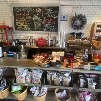 L & W Market - Right in front of the registration, chips, to go snacks and bars - Specialty Food Near Me - Bridgehampton, New York